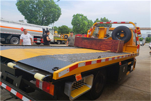 市北附近拖车电话号码服务